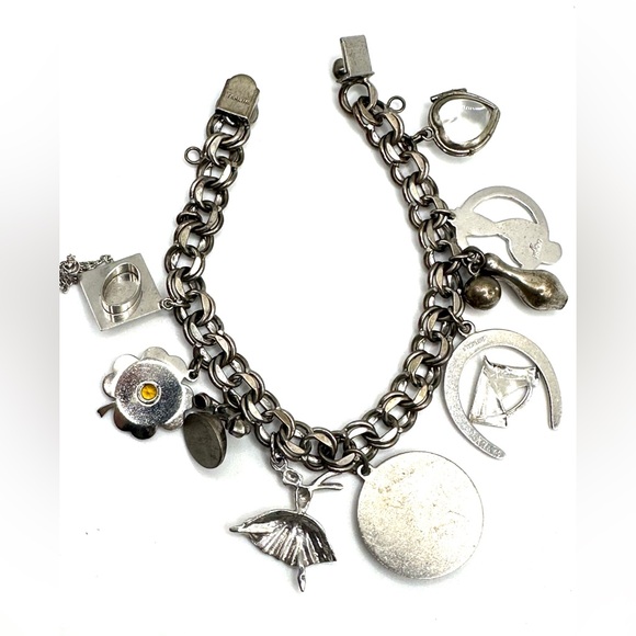 Vintage 1960s Sterling Silver 925 Double Linked Charm Bracelet with 9 Charms - Picture 6 of 11